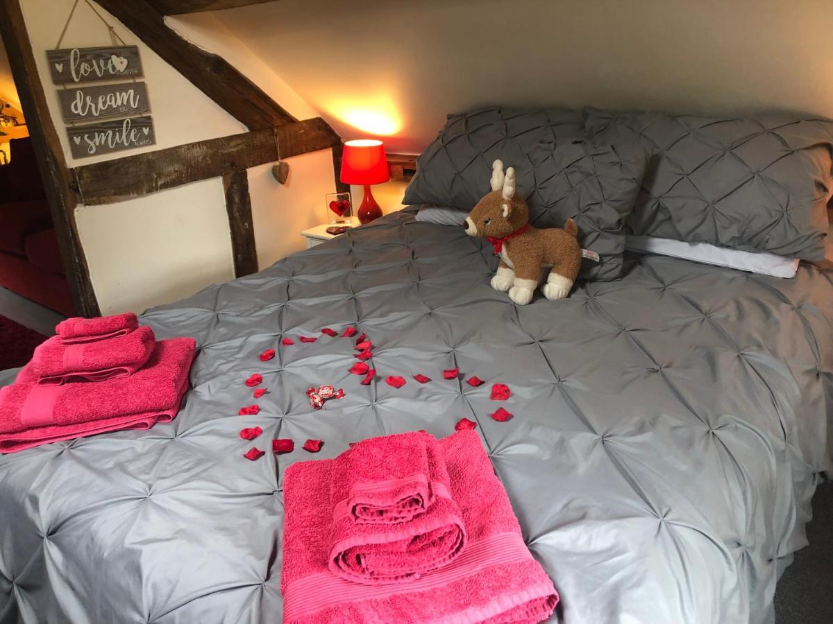 Soldiers Cottage, With Hot Tub, Dog Friendly, Great Views Hereford Exteriör bild